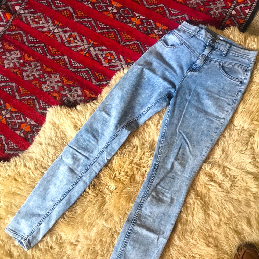 BDG acid wash skinny jeans